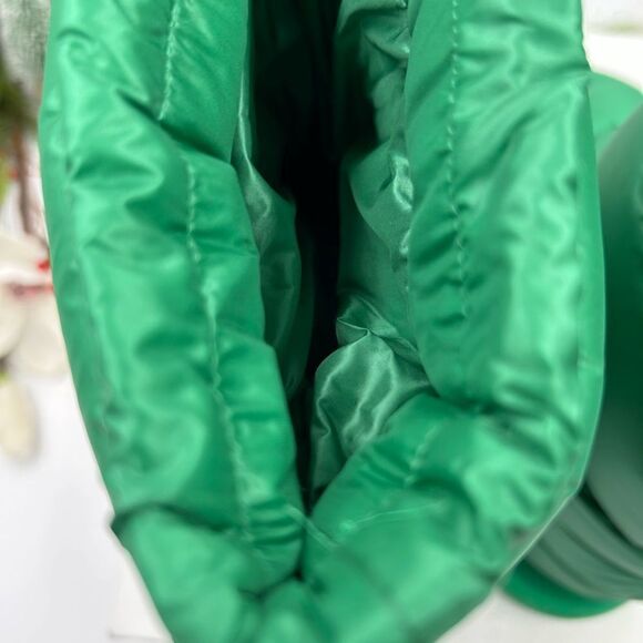 SOLD!!!!!!!   Women’s Moncler Gaia pocket snow boots size 41 - Picture 9 of 12